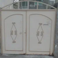 درب  حیاط تمیز تمیز