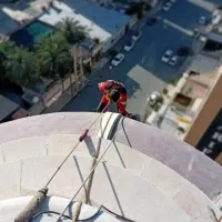 پیچ و رولپلاک کار در ارتفاع عایق نانو برق نما طناب