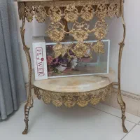 میز برنز و گلدان برنز