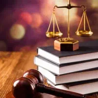 وکیل پایه یک دادگستری