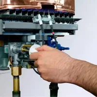 تعمیر سرویس و نصب انواع ابگرمکن در سراسر شیراز