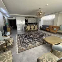 آپارتمان نوساز ۳خوابه حیاط دار خ شهیدان