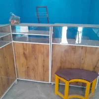 ویترین و قفسه مغازه