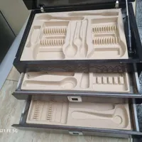 میز قاشق چنگال