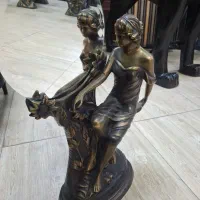 تندیس برنز کاری فاخر و هدیه‌ای ناب