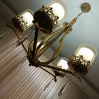 فروش لوستر در حد نو به همراه دیوار کوب