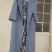 چند عدد پالتو و کاپشن