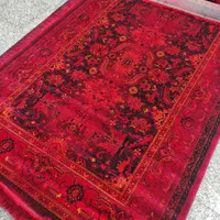 قالی ویترین نقره ای