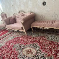 مبلی تقریبا نو۷نفره با میز عسلی