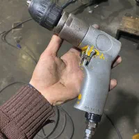 دریل بادی قدیمی و دریل شارژی در حد نو