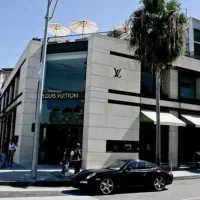 210مترتجاری حاشیه پیروزی   قرارداد۲ساله