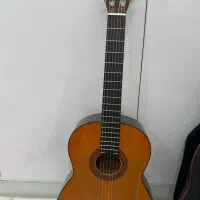 گیتار یاماها c70