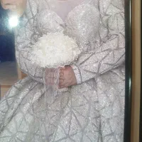 لباس عروس بهمراه تور و شنل