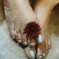 پدیکور و کاشت ناخن پا