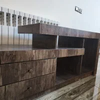 میز تلویزیون کاملا سالم و جمع و جور