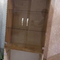 کمد درب شیشه ای