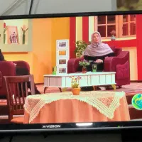 تلویزیون LED 32 اینچ در حد نو|تلویزیون و پروژکتور|شاندرمن, |دیوار