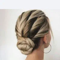 خدمات آرایشی میکاپ شنیون میکرو بلیدینگ وتتوی ابرو