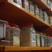 دو نوع قفسه به همراه میز شیشه ای و کنسول دیواری