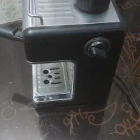 یک دستگاه قهوه ساز