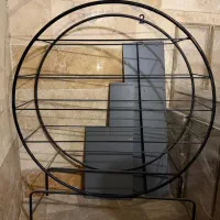 ویترین فلزی پینترستی همراه با طبقه های شیشه ای