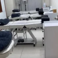 اجاره تخت مژه ومیز ناخن وصندلی کوتاهی|اجارهٔ دفتر کار، اتاق اداری، مطب|شیراز, قدوسی غربی|دیوار