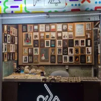 فروشنده خانم