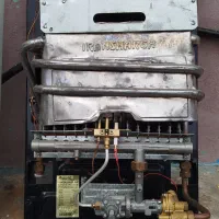 آبگرمکن دیواری ایران شرق درحد اک