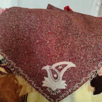 باسلام. یک جفت رومیزی