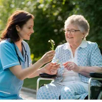 نگهداری از سالمندپوشکی خانوم،آشپزی،ونظافت منزل