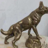 مجسمه برنجی