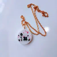 گردنبند یاآویز رزینی