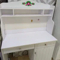 3 تا تخت با یه میز تحریر یه کمد جدام میفروشم