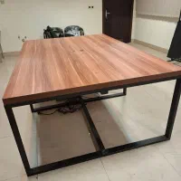 میز کاملا نو با ضخامت بالا