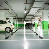 کار در پارکینگ