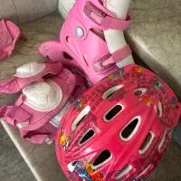 اسکیت کاملا سالم با تمام وسایلش