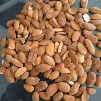 مغز بادوم شیرین