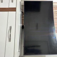 تلوزیون سامسونگ با پایه