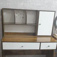 میز تحریر در حد نو