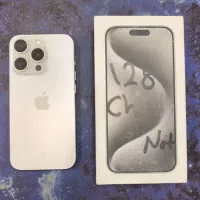 اپل iPhone 15 Pro با حافظهٔ ۱۲۸ گیگابایت