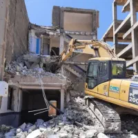 تخریب ساختمان بتنی و کلنگی