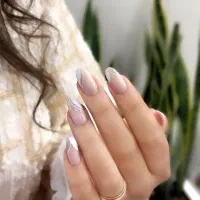 کاشت و ترمیم ناخن .با کیفیت همراه با آموزش|خدمات آرایشگری و زیبایی|زنجان, |دیوار