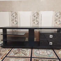 میز تلویزیون در حد نو و کاملا سالم