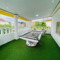 یه شماله و یه تراسه جنگلی/با همچین حیاط سرسبزی