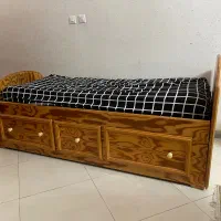 تخت نوجوان تمام چوب در حد نو