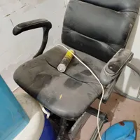 صندلی اداری و تلفیزیون
