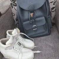 کوله پشتی  و کفش