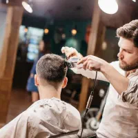 استخدام آرایشگر آقا