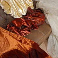 پرده مخمل و حریر