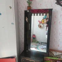 کمد بچه و میز آرایشی ریلی نسبتن نو ب فروش میرسد